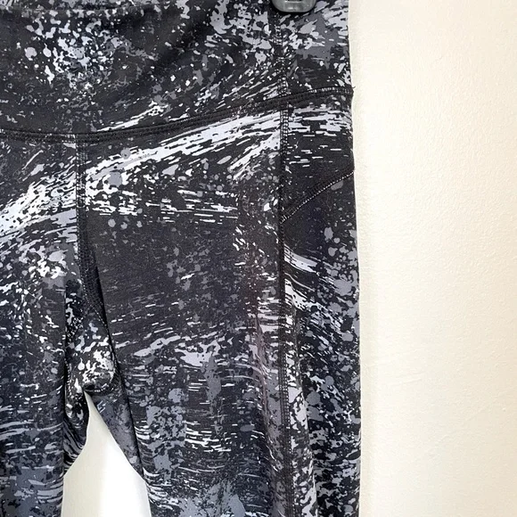 Champion | Black/Gray Galaxy Leggings | Size Small - Picture 4 of 7